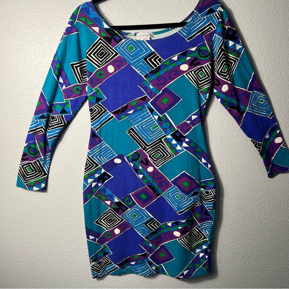 Vintage Geometric Colorful 90’s Dress in Blue and Purple - Picture 16 of 17